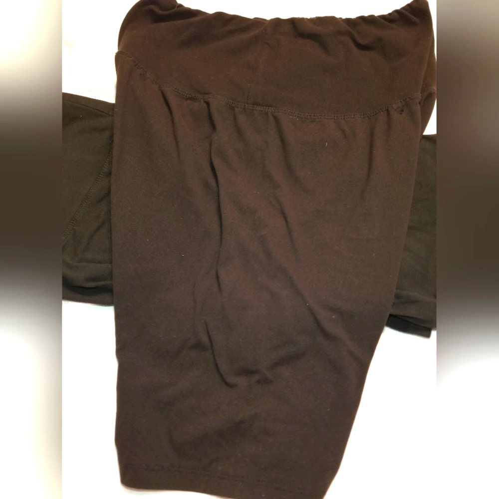 Lot of 2 maternity soft yoga shorts 7 inch inseam